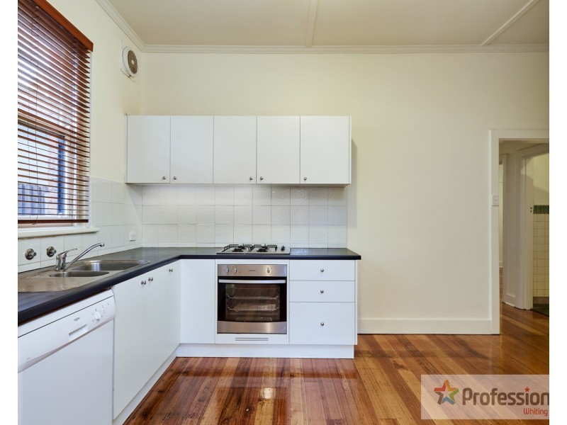 2/292 Barkly Street, Elwood VIC 3184