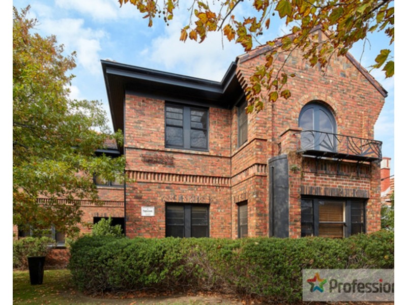 2/292 Barkly Street, Elwood VIC 3184