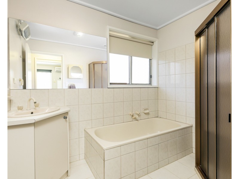 24 Willow Avenue, Cheltenham VIC 3192