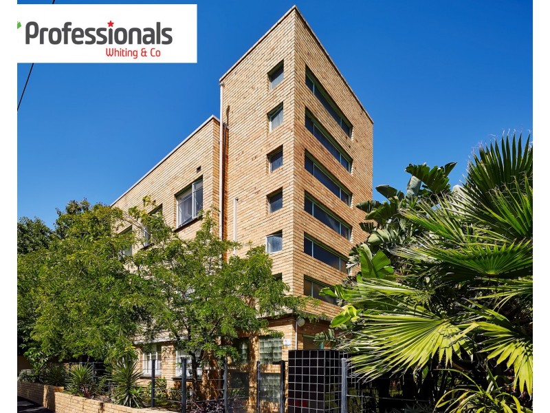 18/11 Burnett Street, St Kilda VIC 3182