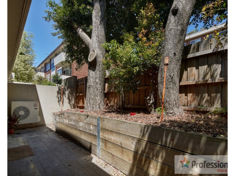 2/331 Orrong Road, St Kilda East VIC 3183