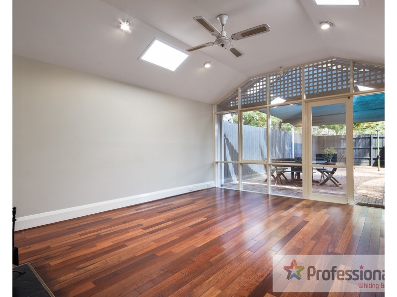 5a Hammerdale Avenue, St Kilda East VIC 3183