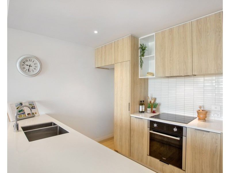 2410/3-5 St Kilda Road, St Kilda VIC 3182