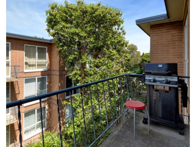 29/25 Robe Street, St Kilda VIC 3182