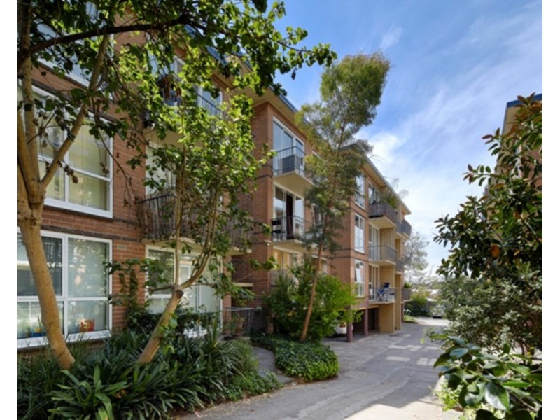 29/25 Robe Street, St Kilda VIC 3182