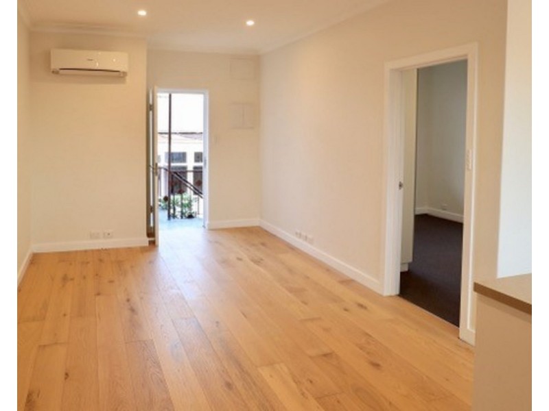 12/4 Burnett Street, St Kilda VIC 3182