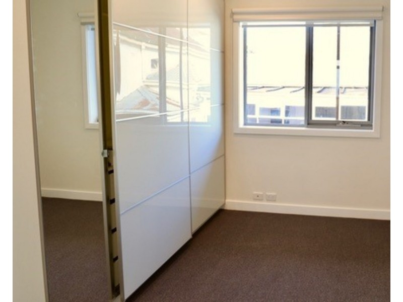 12/4 Burnett Street, St Kilda VIC 3182