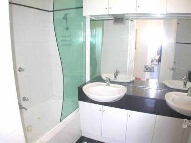 9B/21 The Esplanade, St Kilda VIC 3182