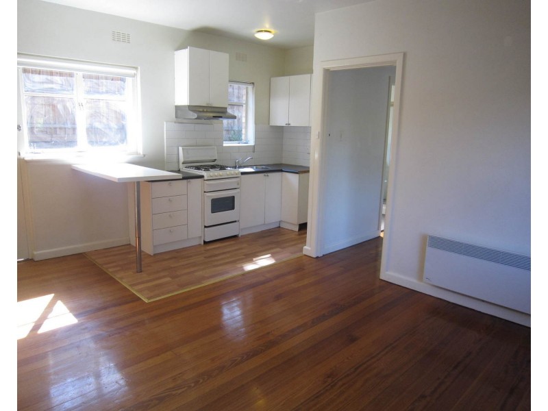 2/4 Newton Court, St Kilda VIC 3182