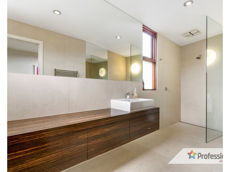 57 Brighton Road, Elwood VIC 3184