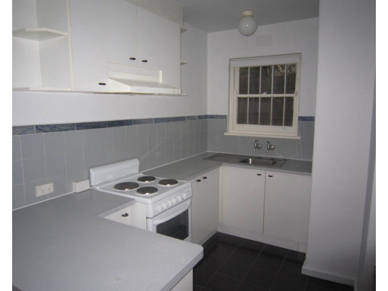 4/4 Park Street, St Kilda West VIC 3182