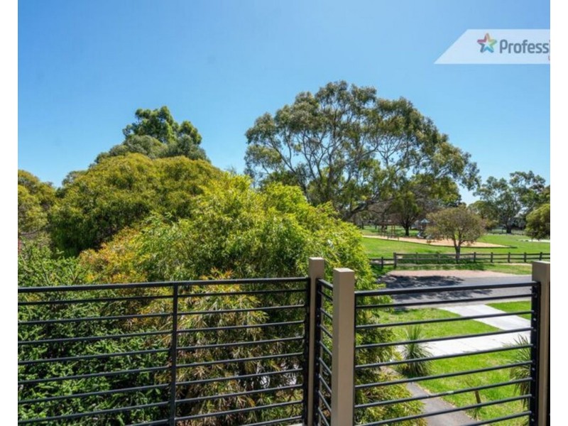 34 Gala Supreme Close, Mordialloc VIC 3195