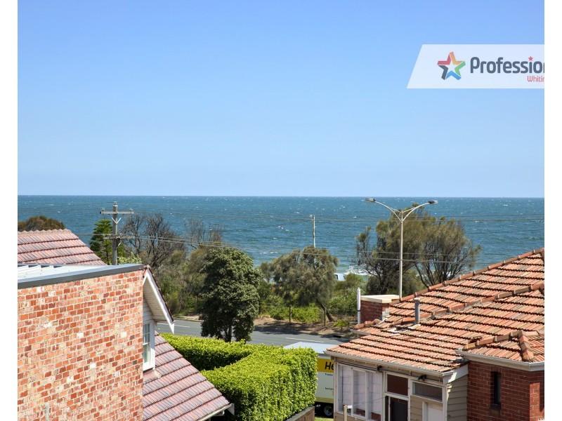 10/11 Bluff Avenue, Elwood VIC 3184