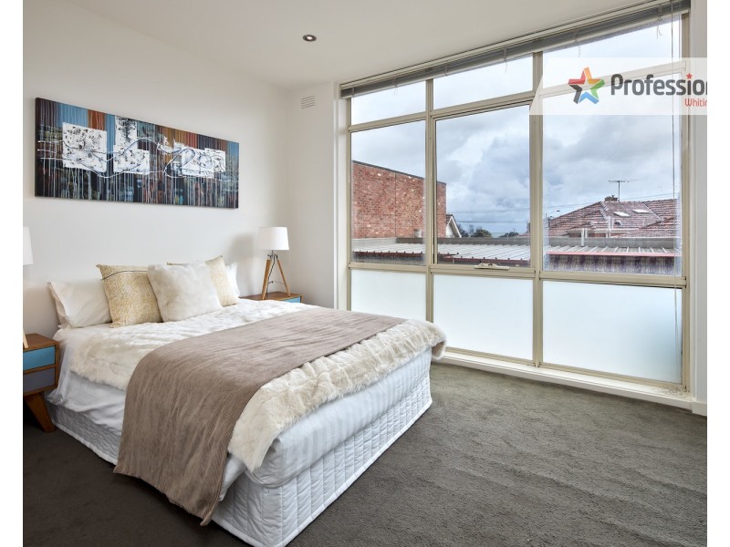 10/11 Bluff Avenue, Elwood VIC 3184