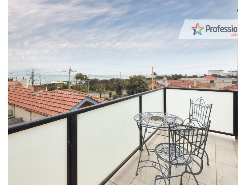 10/11 Bluff Avenue, Elwood VIC 3184