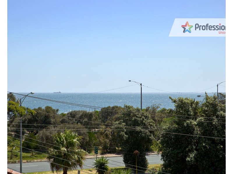 10/11 Bluff Avenue, Elwood VIC 3184