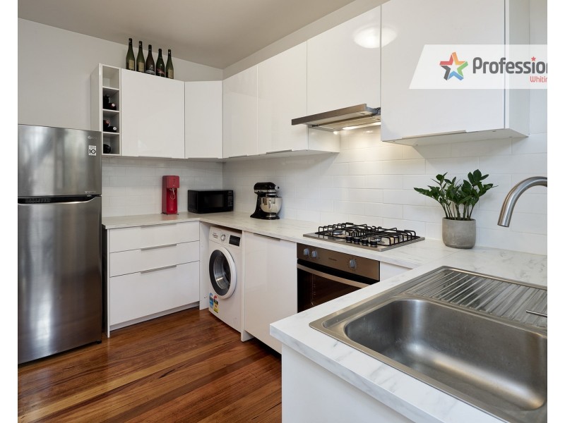 2/3 Woonsocket Court, St Kilda VIC 3182