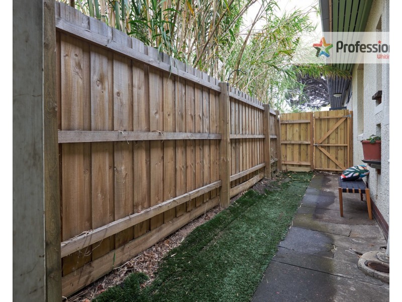 2/17 Hammerdale Avenue, St Kilda East VIC 3183