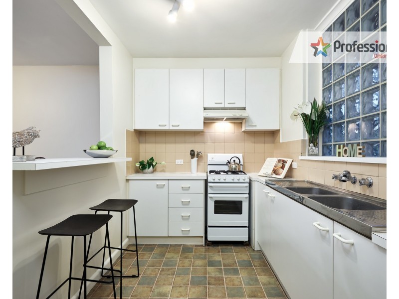 14/180 Barkly Street, St Kilda VIC 3182