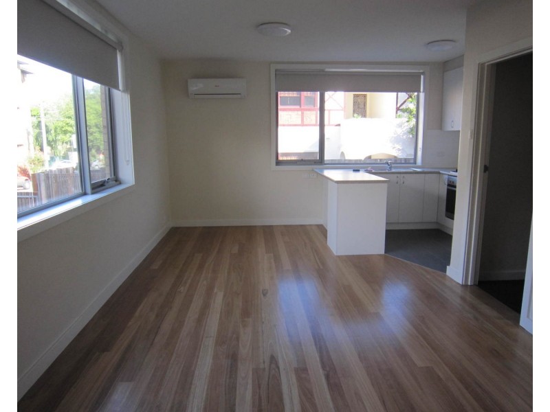 1/4 Burnett Street, St Kilda VIC 3182