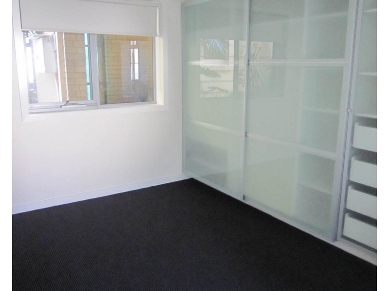 1/4 Burnett Street, St Kilda VIC 3182