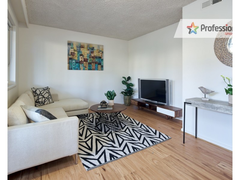 2/61 Robe Street, St Kilda VIC 3182