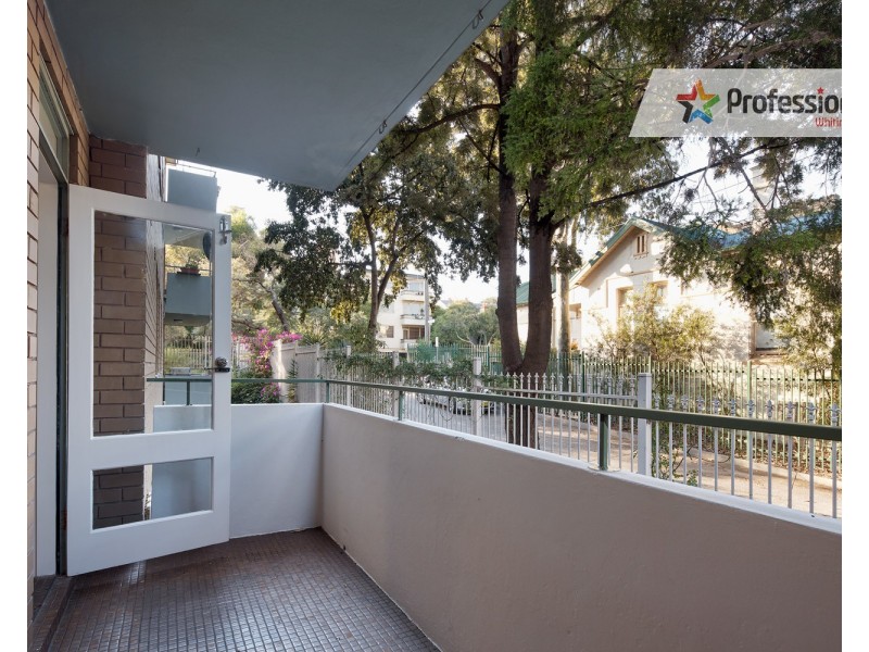 2/61 Robe Street, St Kilda VIC 3182