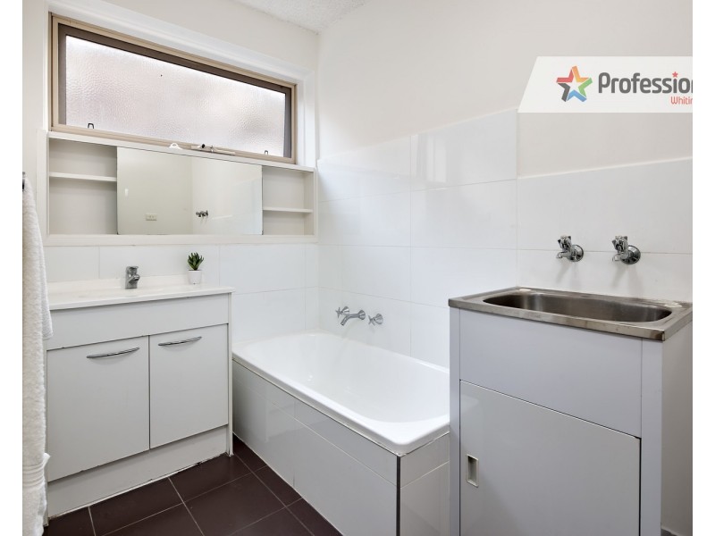 2/61 Robe Street, St Kilda VIC 3182