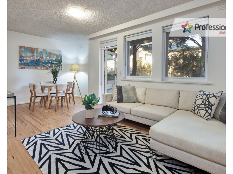 2/61 Robe Street, St Kilda VIC 3182