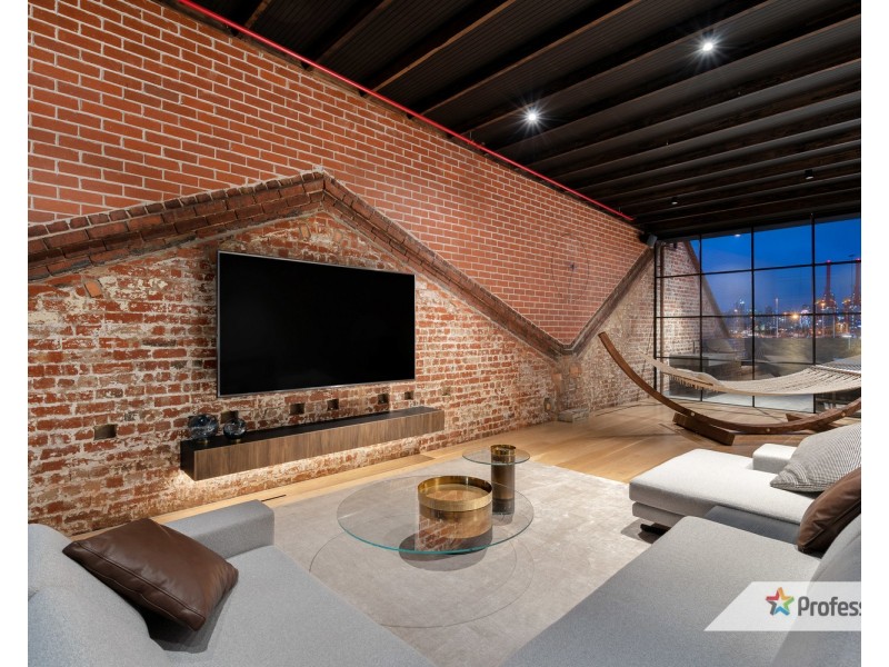 104 Maribyrnong Street, Footscray VIC 3011