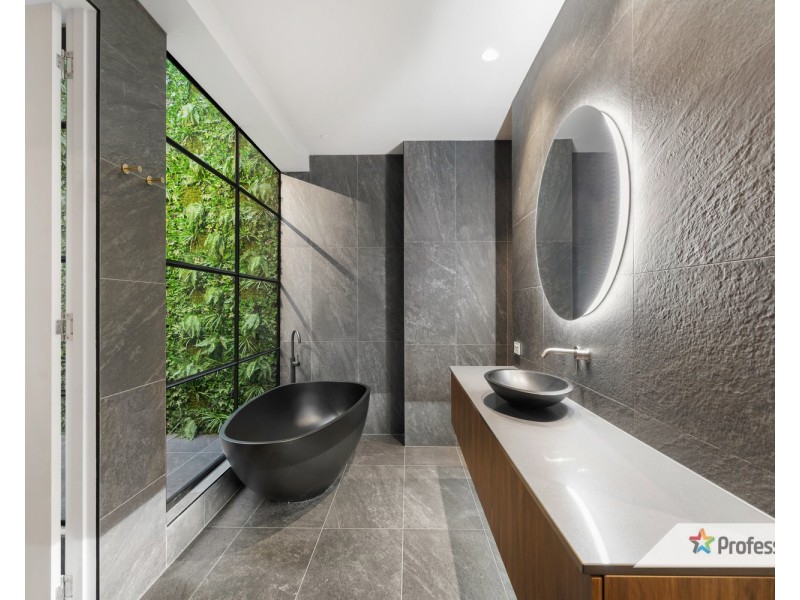 104 Maribyrnong Street, Footscray VIC 3011