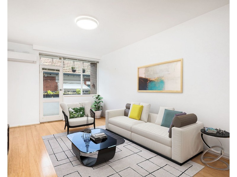 2/8 Robe Street, St Kilda VIC 3182