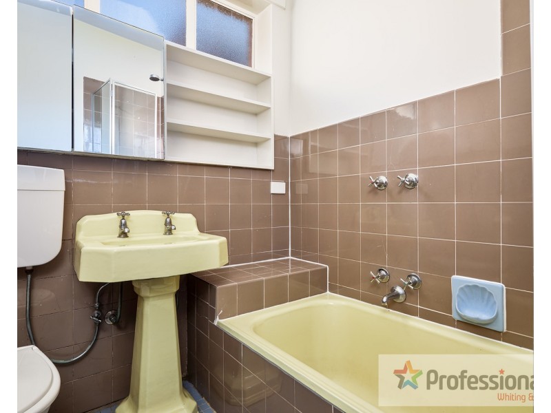 1/2 Newton Court, St Kilda VIC 3182