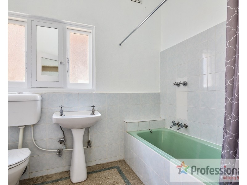 1/4A Mozart Street, St Kilda VIC 3182