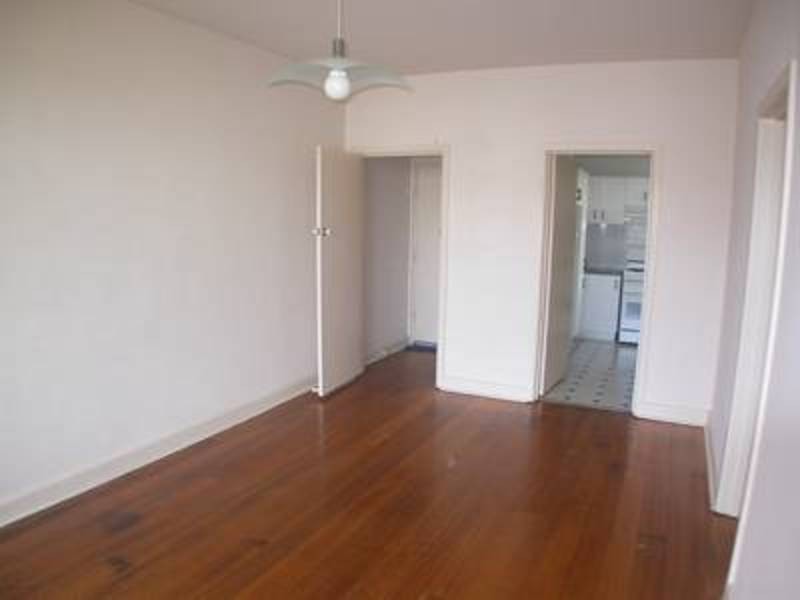 2/78 Barkly Street, St Kilda VIC 3182