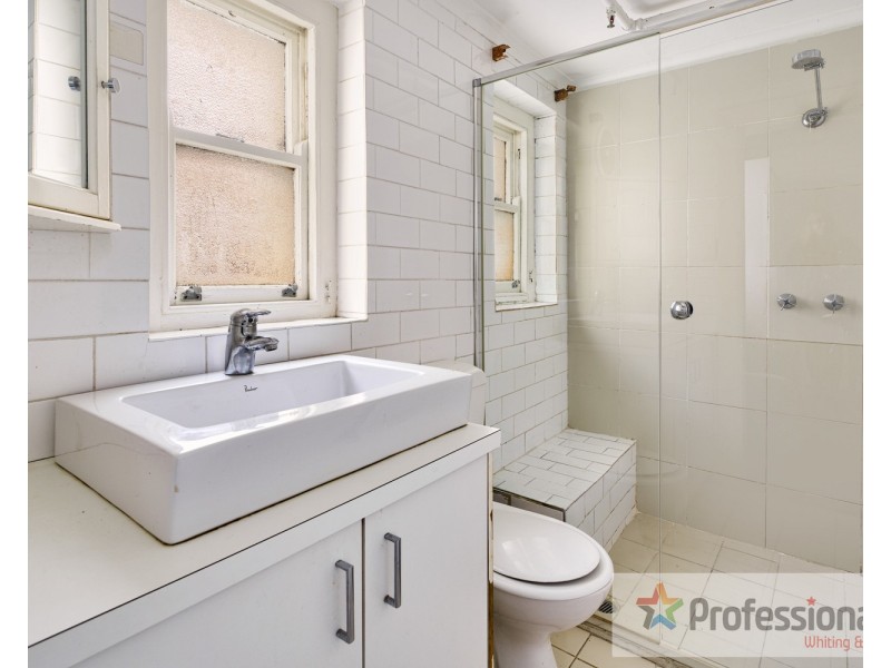 1/28 Grey Street, St Kilda VIC 3182