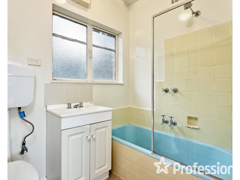 4/4 Newton Court, St Kilda VIC 3182