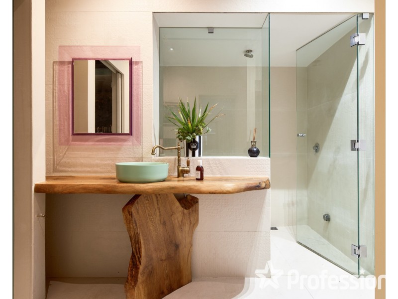 24  Westbury Street, St Kilda East VIC 3183