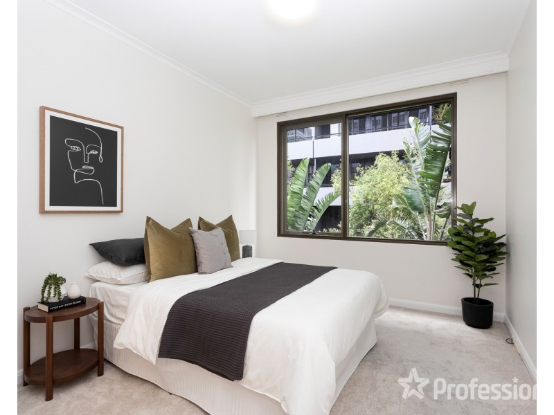 18/73 Queens Road, Melbourne VIC 3004