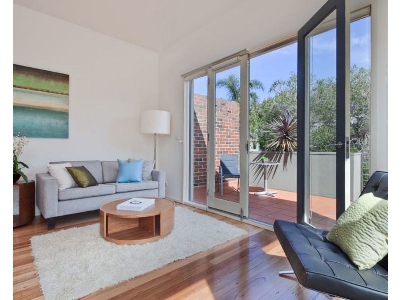 17 Park Lane, St Kilda West VIC 3182