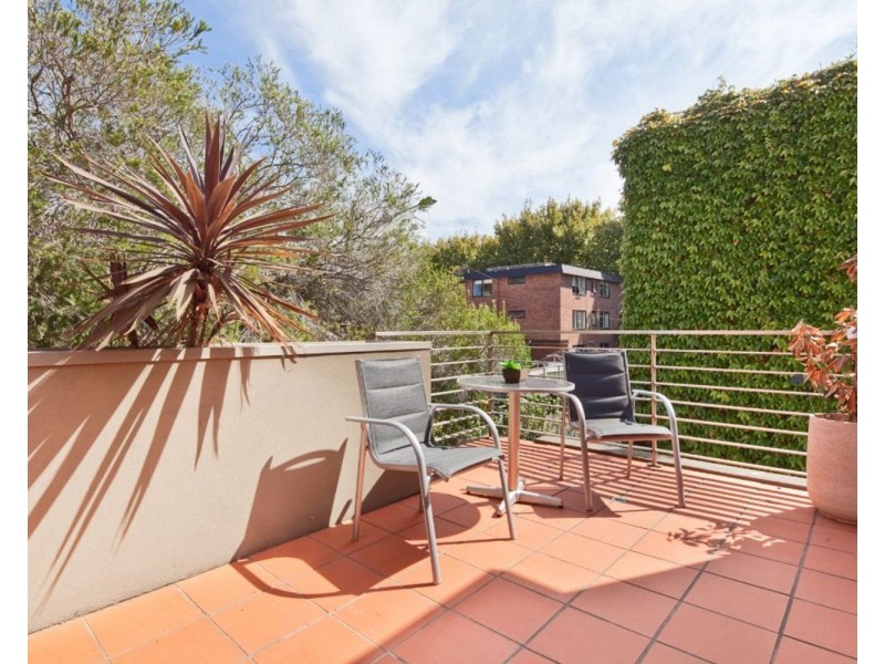 17 Park Lane, St Kilda West VIC 3182