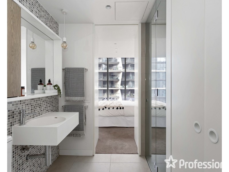 309/74 Queens Road, Melbourne VIC 3004