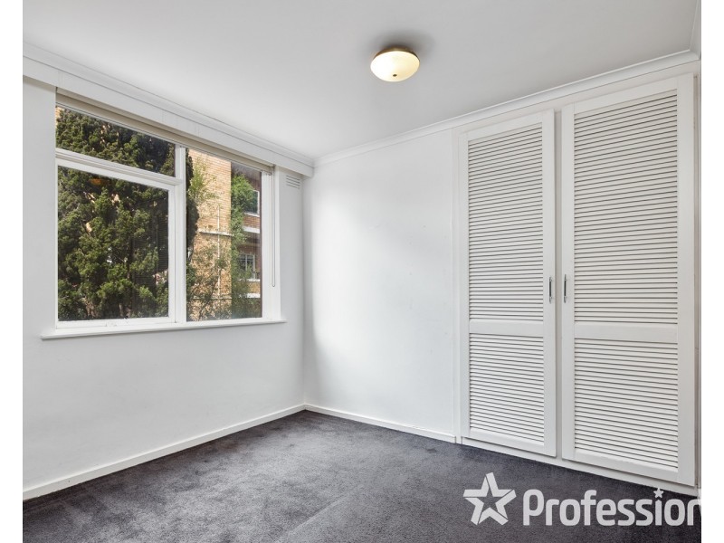 1/19 Mitford Street, St Kilda VIC 3182