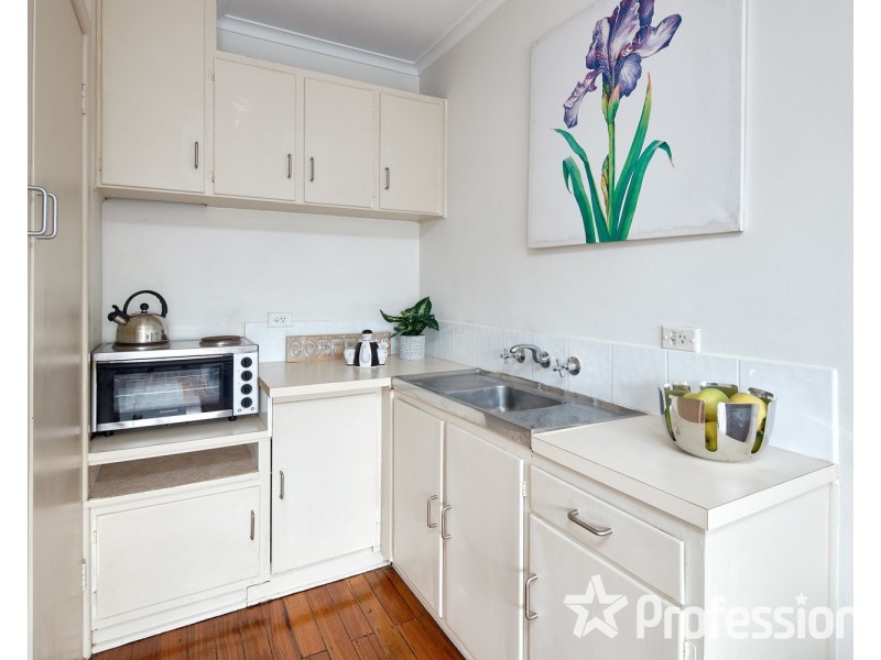 9/11 Toward Street, Murrumbeena VIC 3163