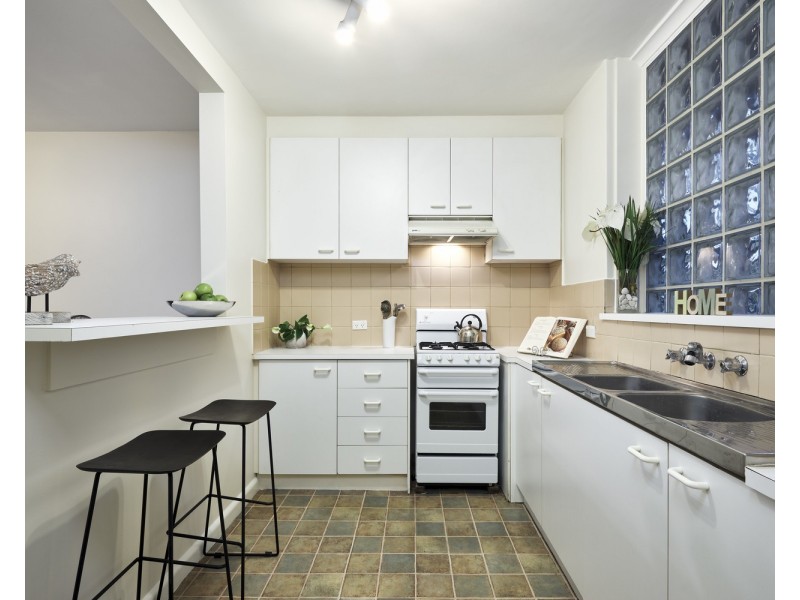 14/180 Barkly Street, St Kilda VIC 3182