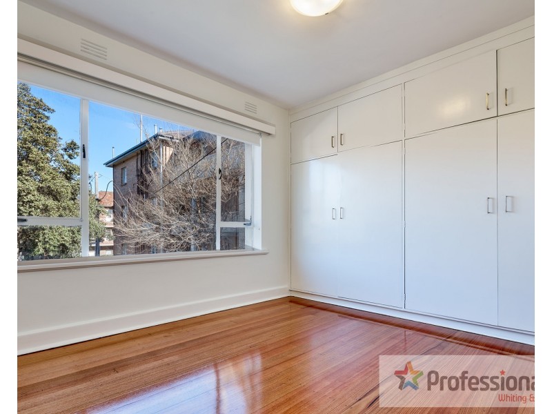 1/2 Newton Court, St Kilda VIC 3182