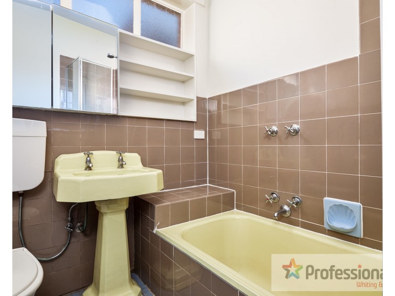 1/2 Newton Court, St Kilda VIC 3182