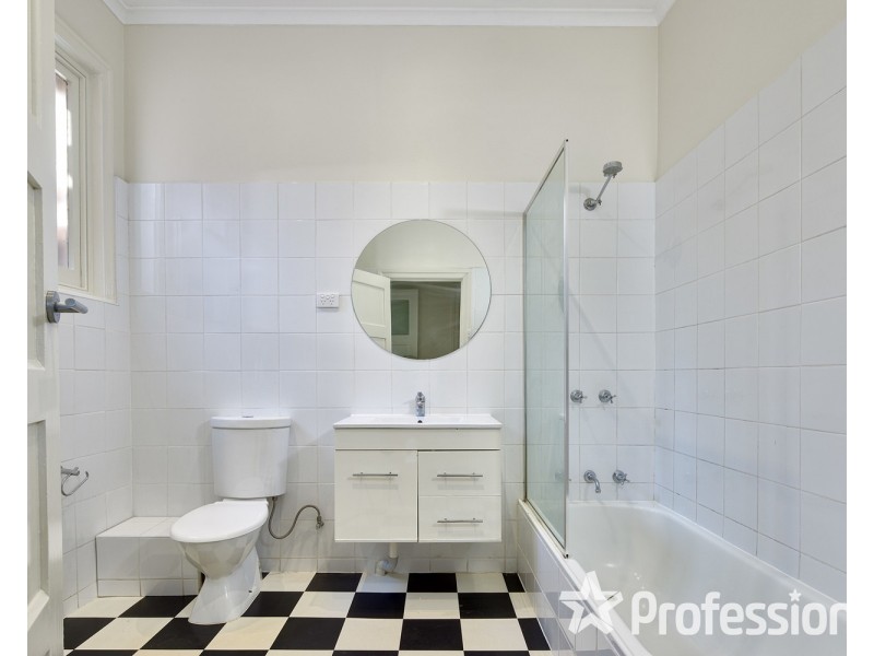 2/2 Inverleith Court, St Kilda VIC 3182