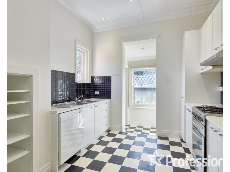 2/2 Inverleith Court, St Kilda VIC 3182