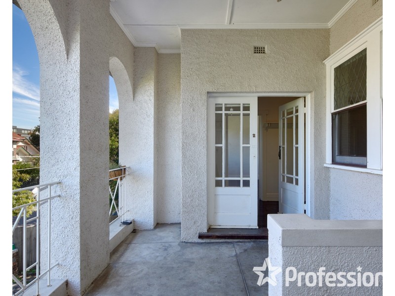 2/2 Inverleith Court, St Kilda VIC 3182